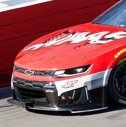 Старый нос Camaro (справа) и новый нос Camaro (слева)